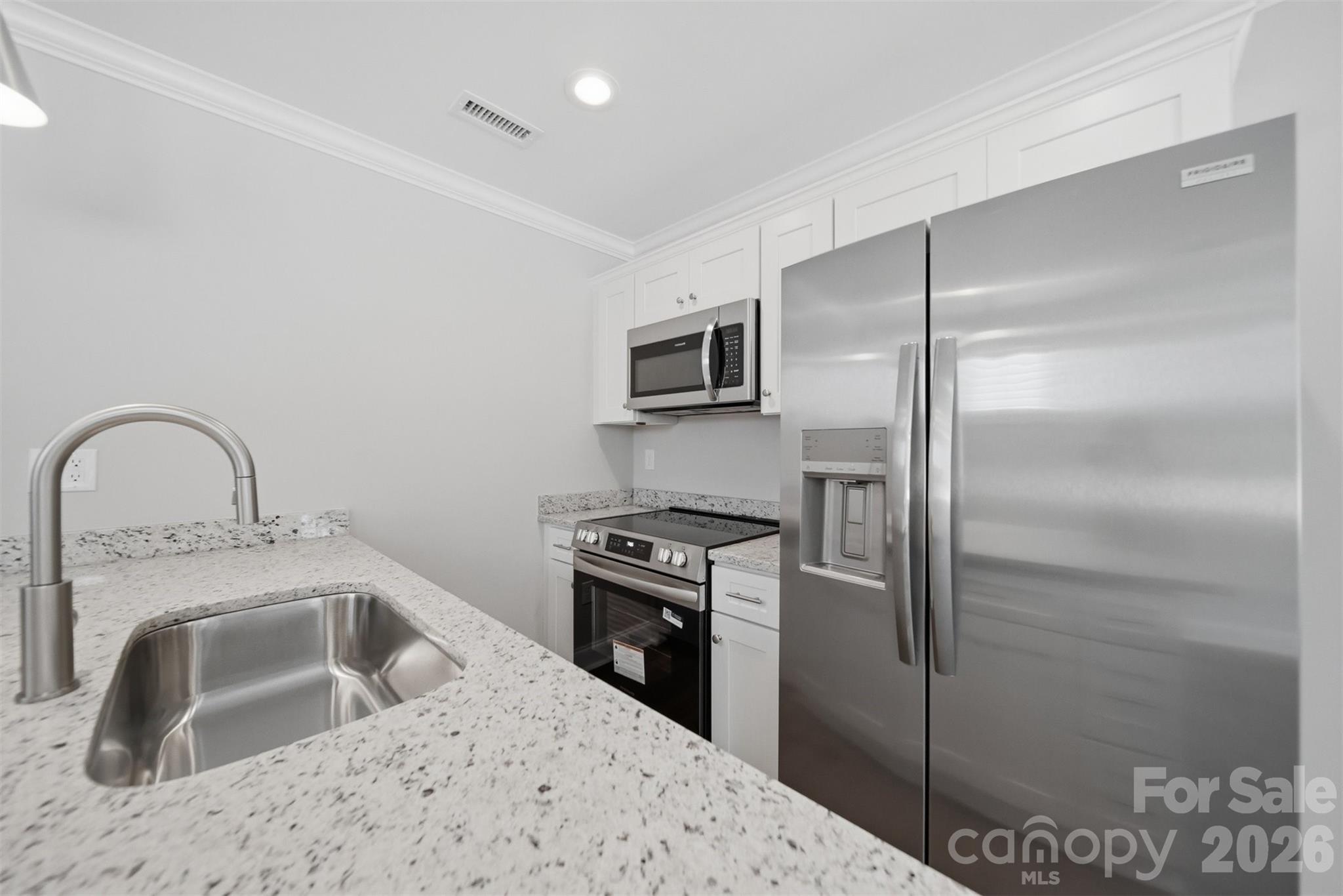 1294 18th Street NE — Hickory