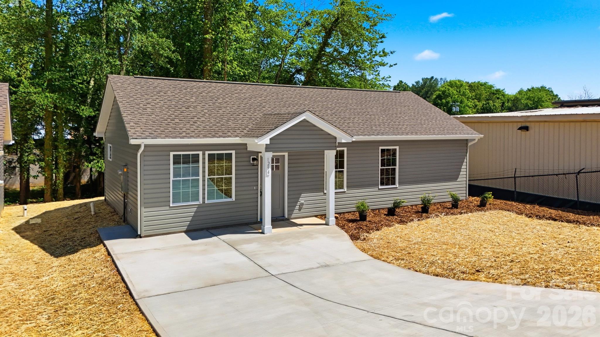 1294 18th Street NE — Hickory