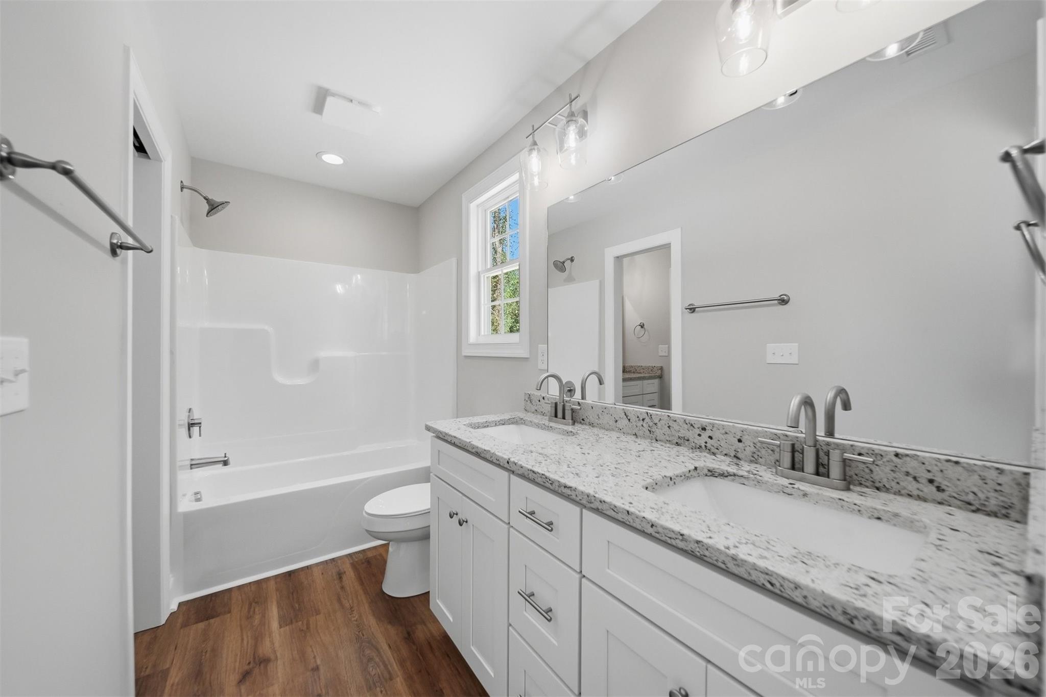 1294 18th Street NE — Hickory
