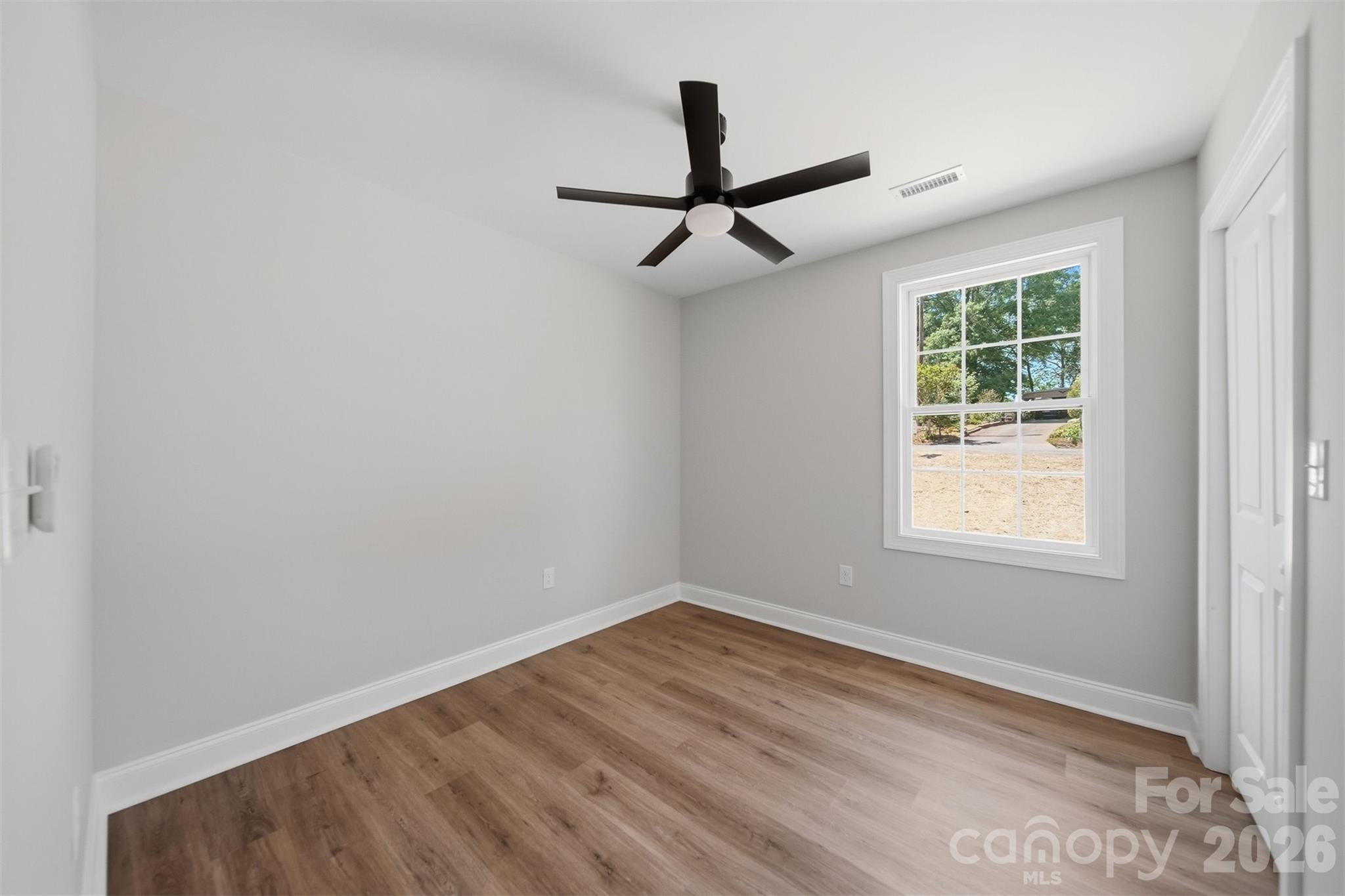 1294 18th Street NE — Hickory