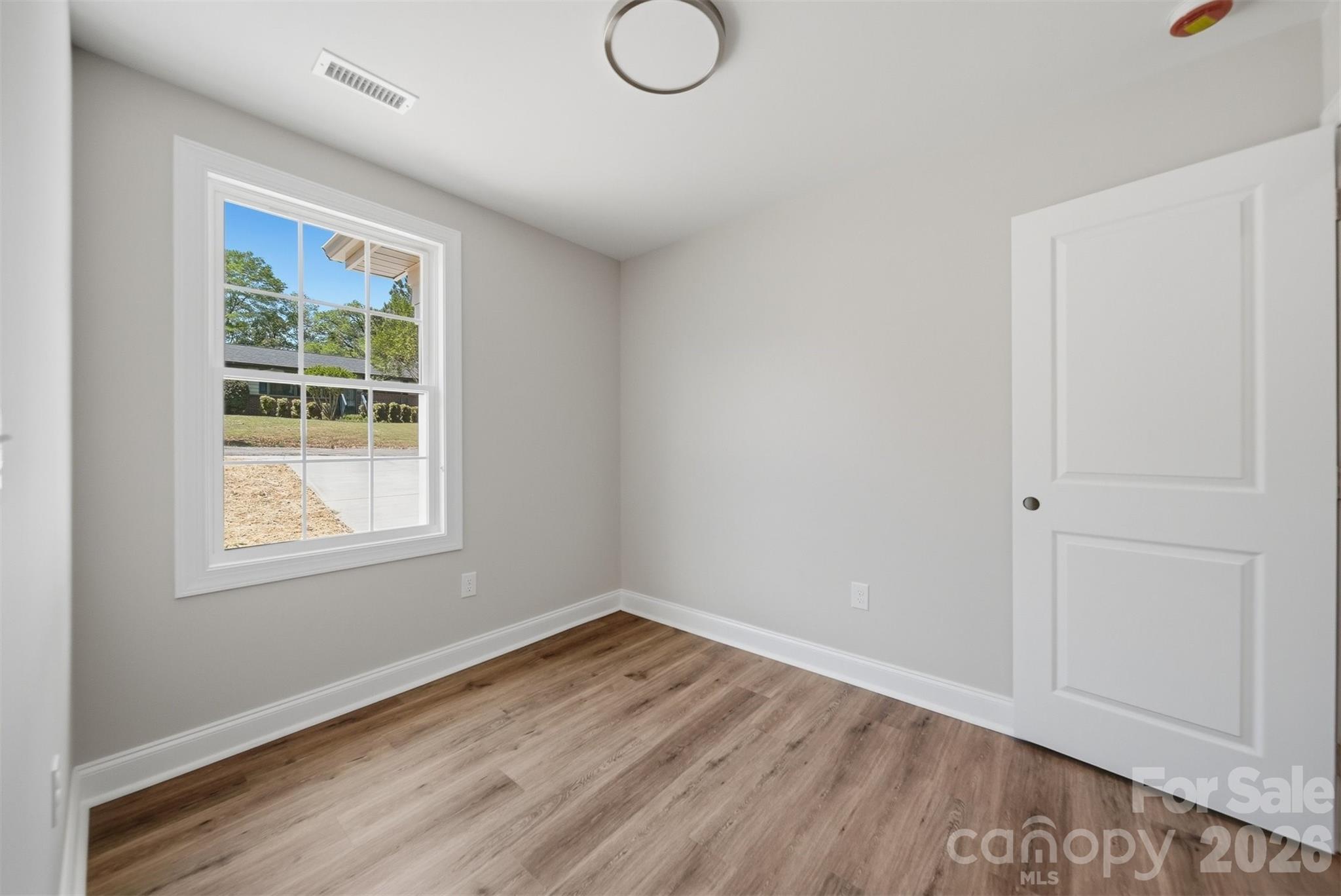 1294 18th Street NE — Hickory