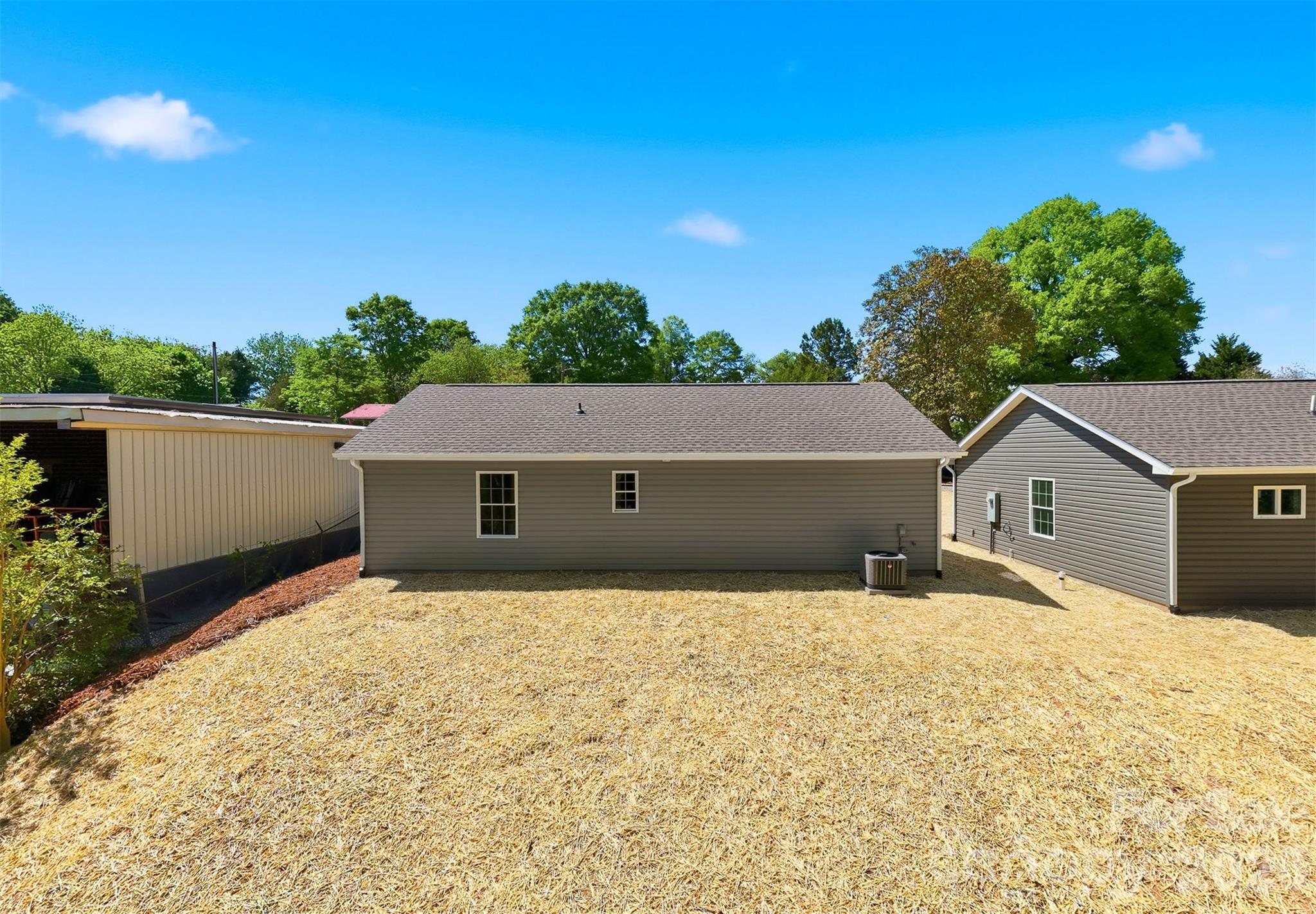 1294 18th Street NE — Hickory