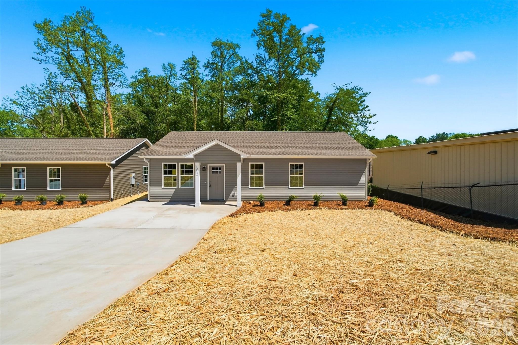 1294 18th Street NE — Hickory