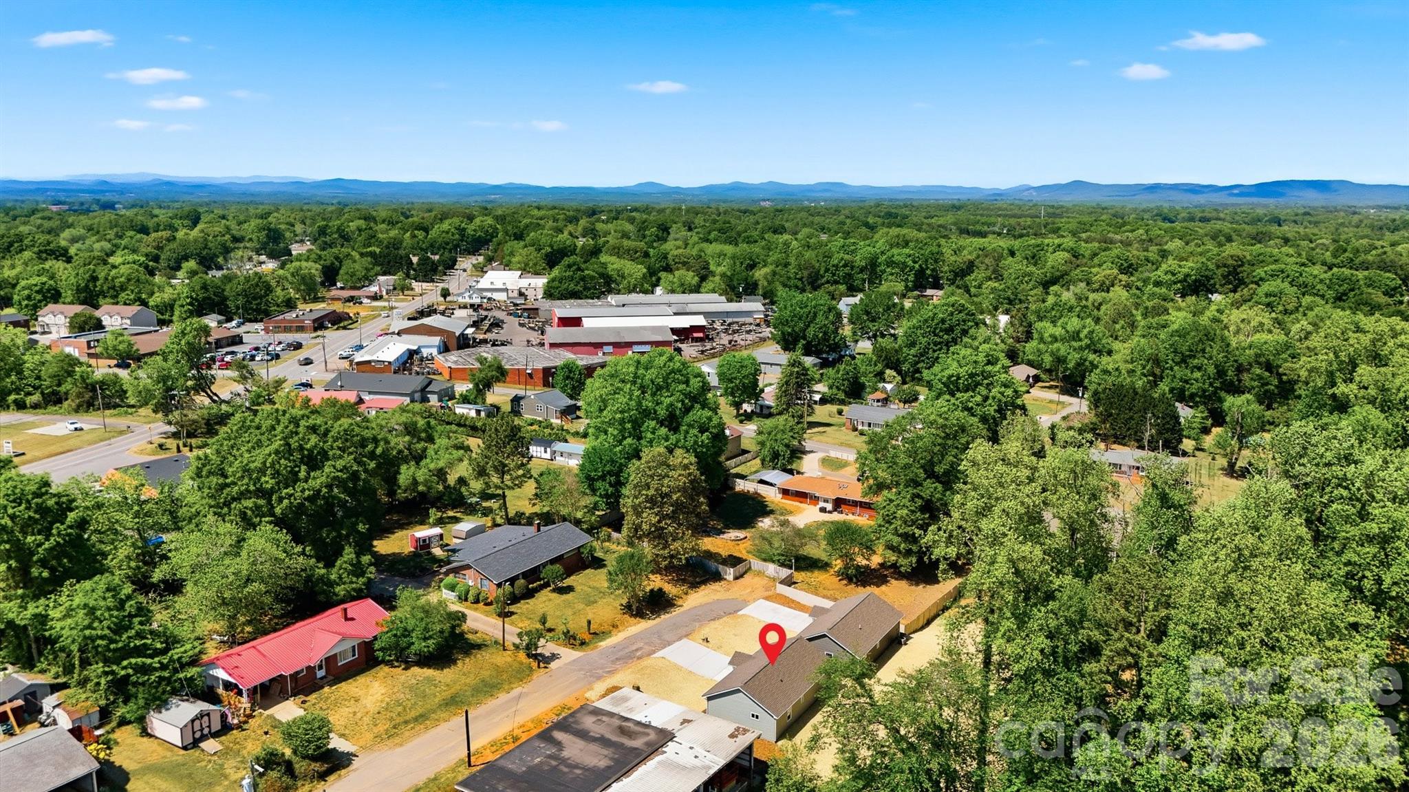 1294 18th Street NE — Hickory