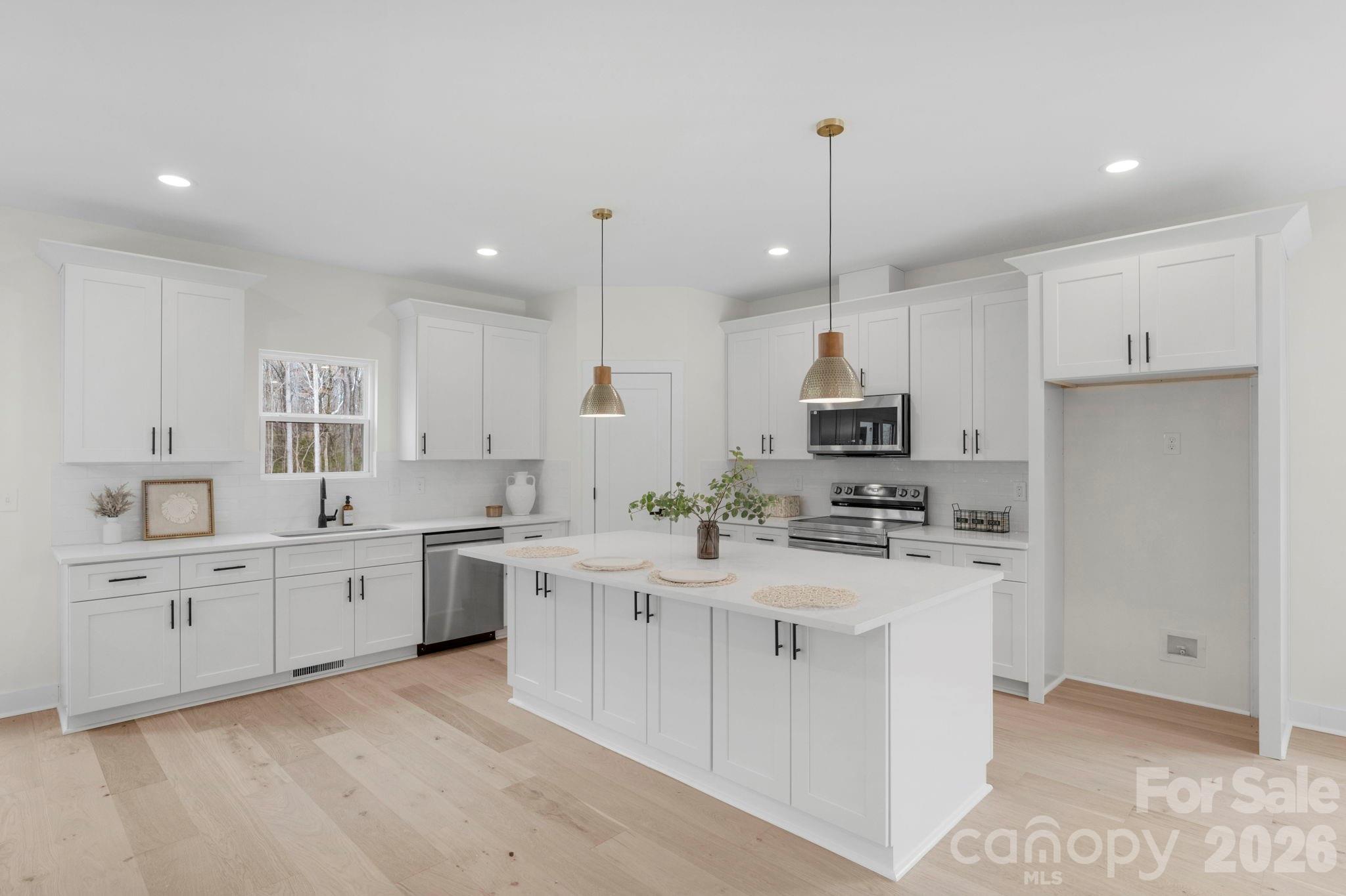 5002 Parkwood School Road — Waxhaw