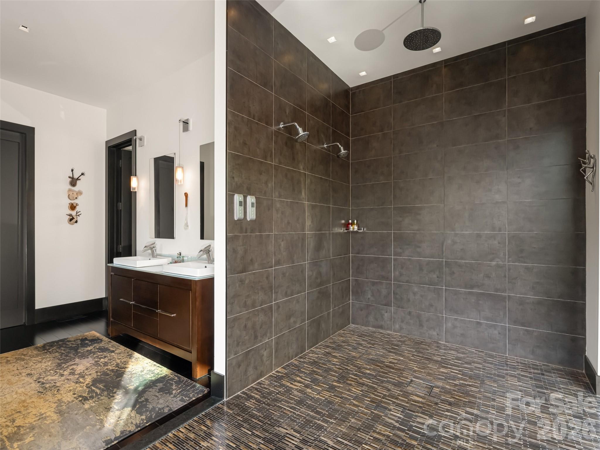 32 Brookline Drive — Asheville
