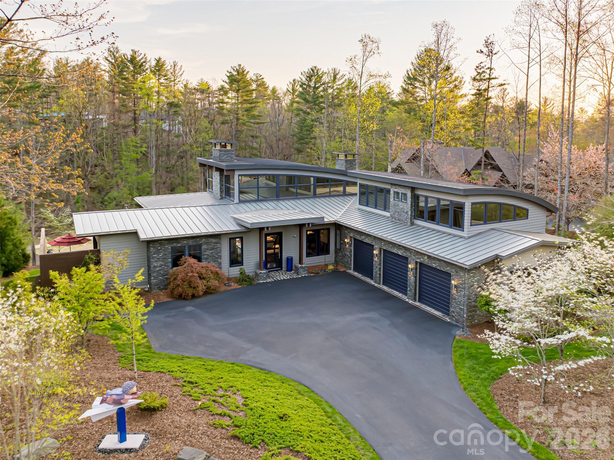 32 Brookline Drive — Asheville