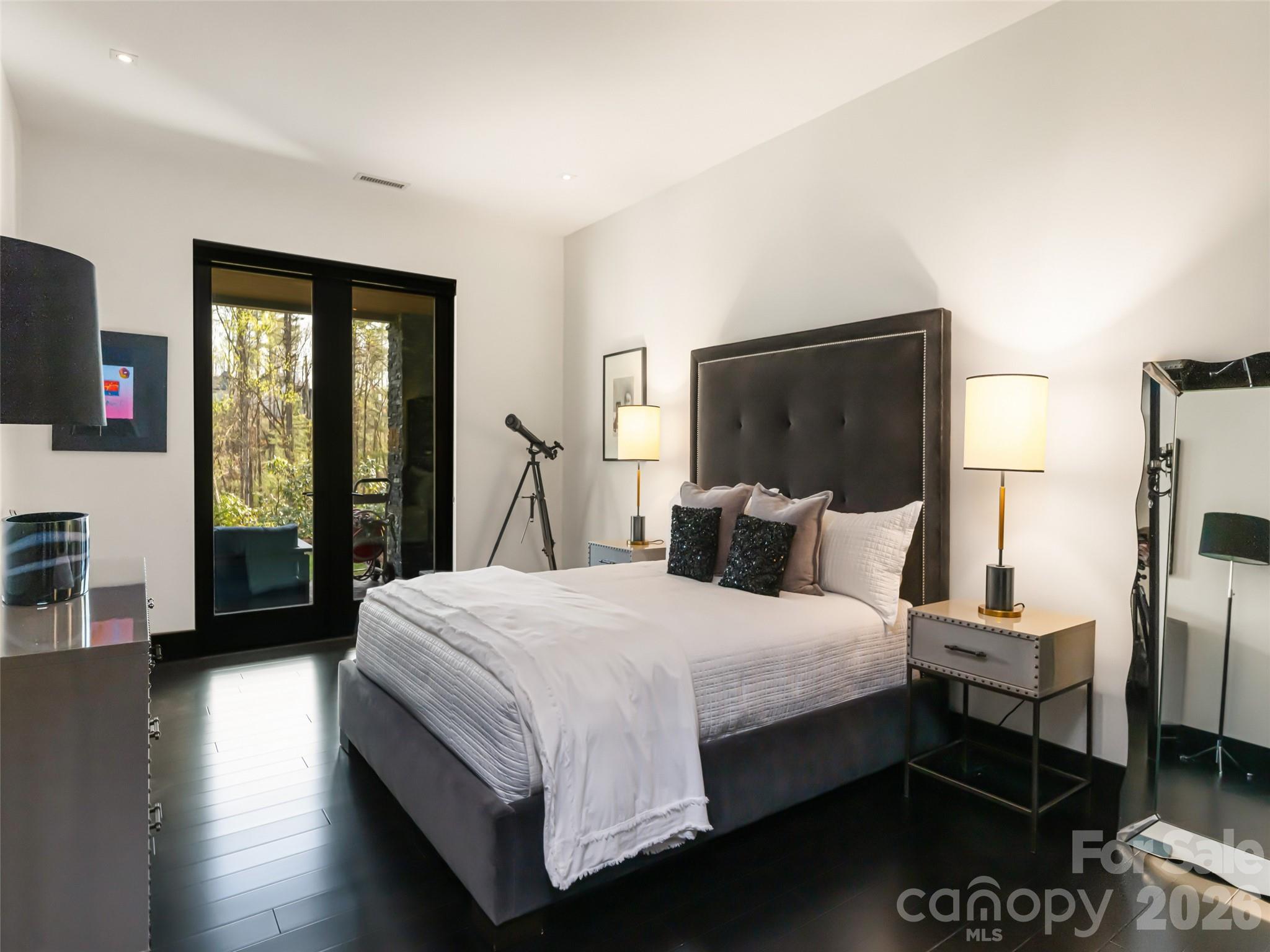 32 Brookline Drive — Asheville