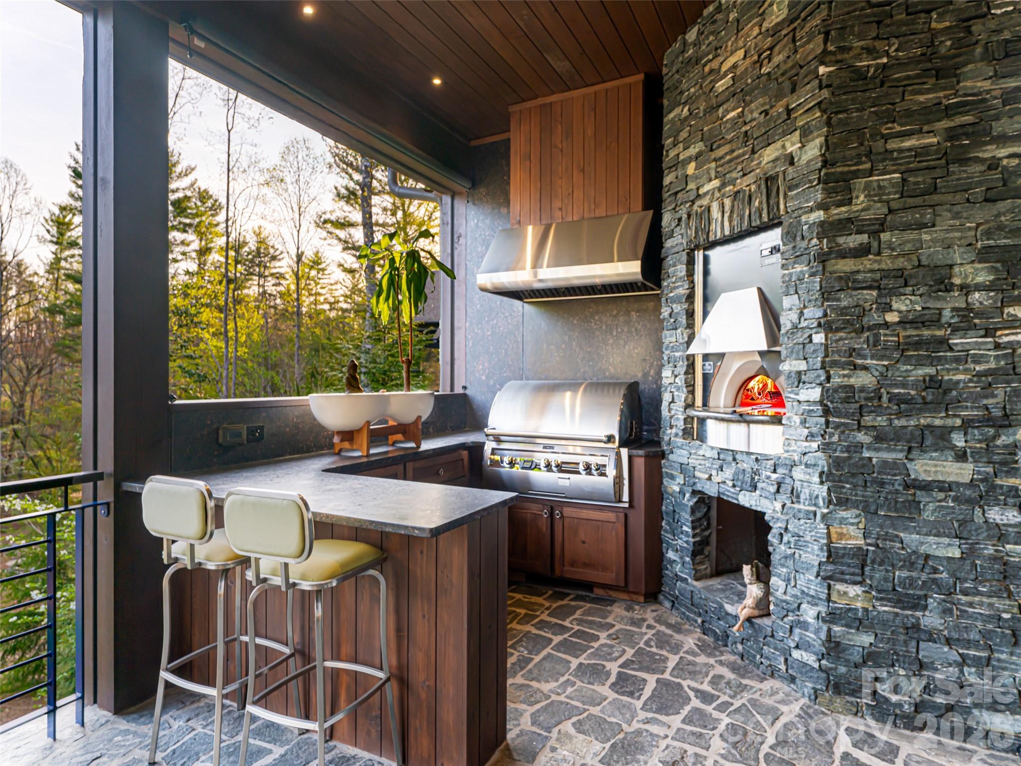 32 Brookline Drive — Asheville