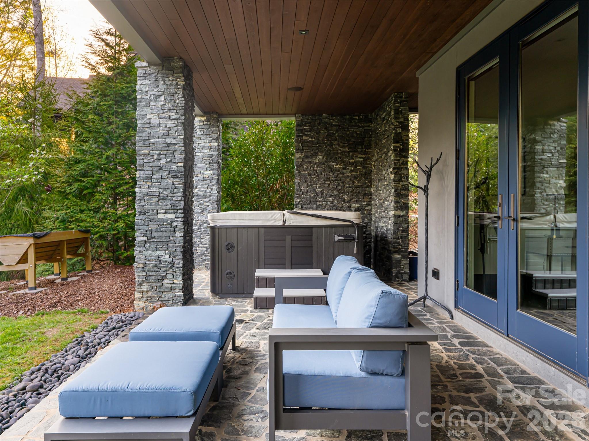 32 Brookline Drive — Asheville