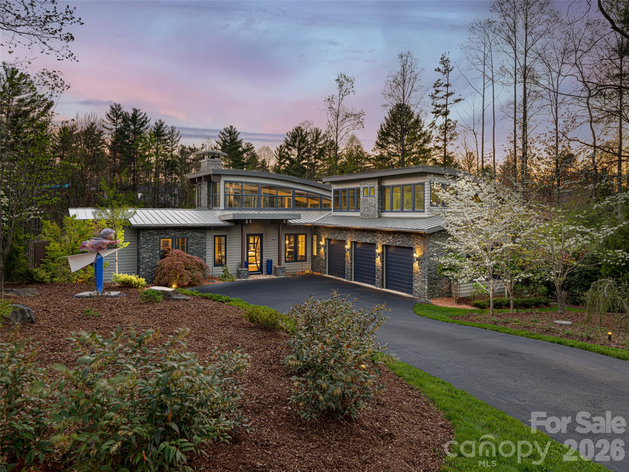 32 Brookline Drive — Asheville