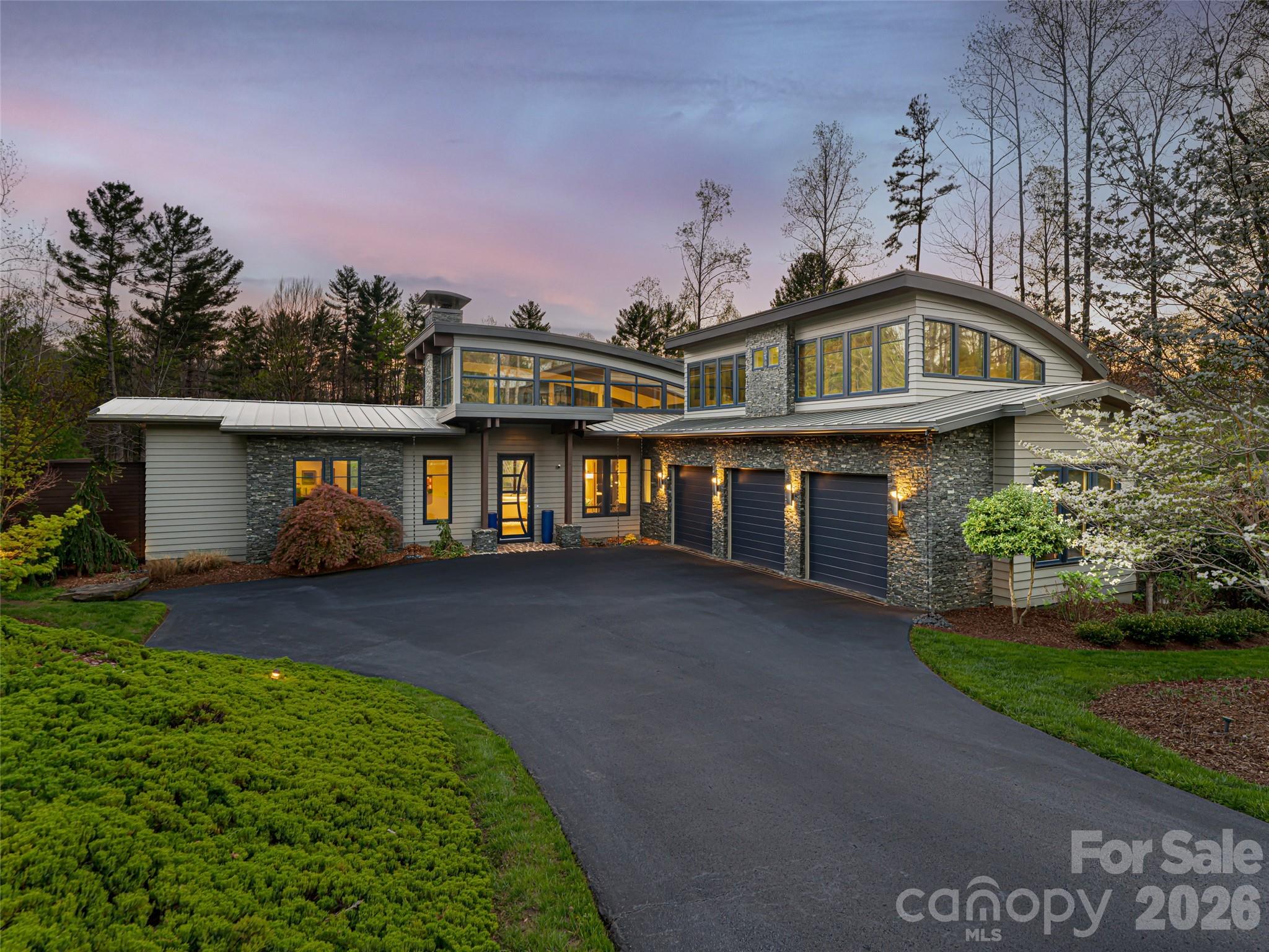 32 Brookline Drive — Asheville