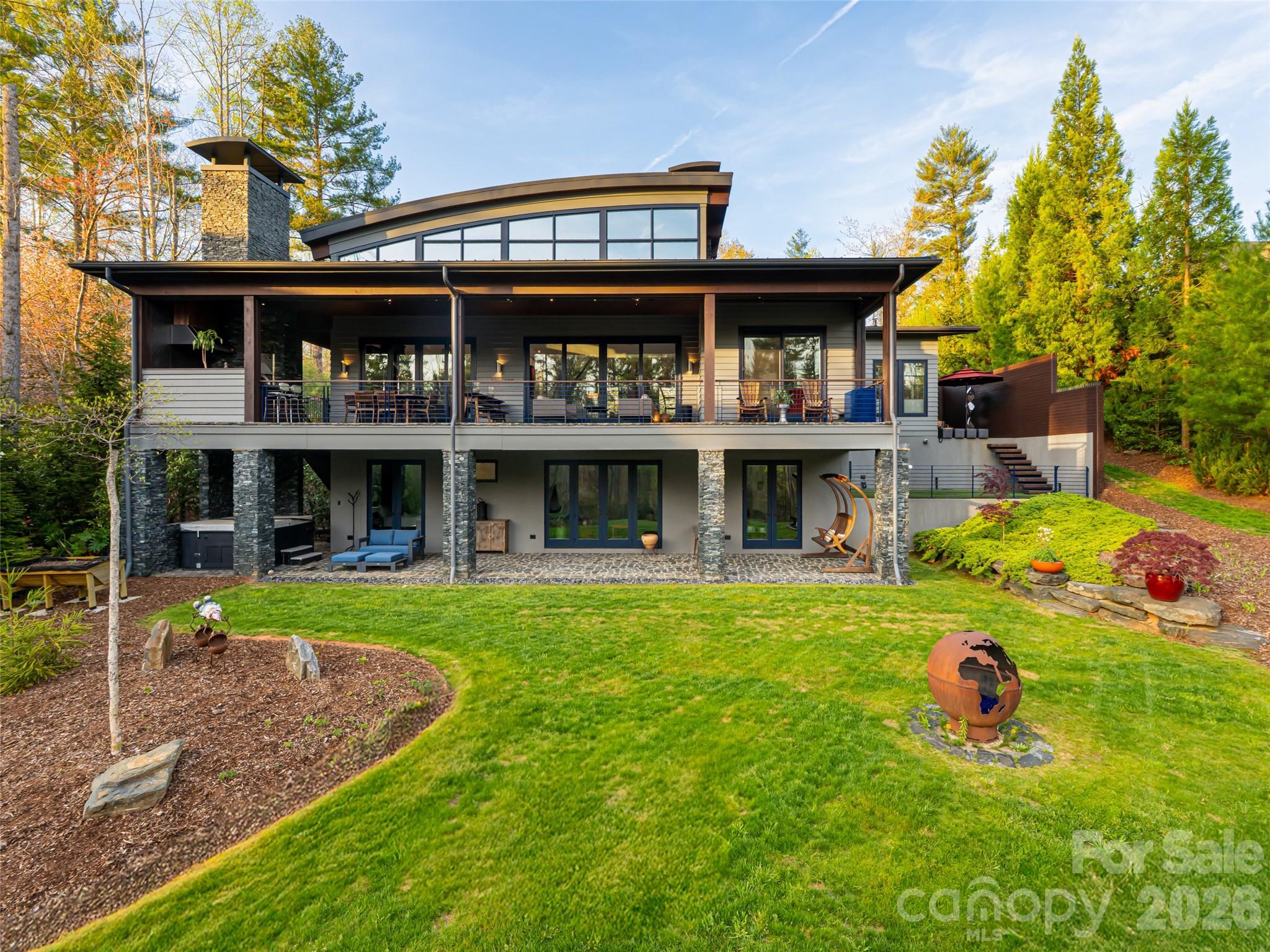 32 Brookline Drive — Asheville
