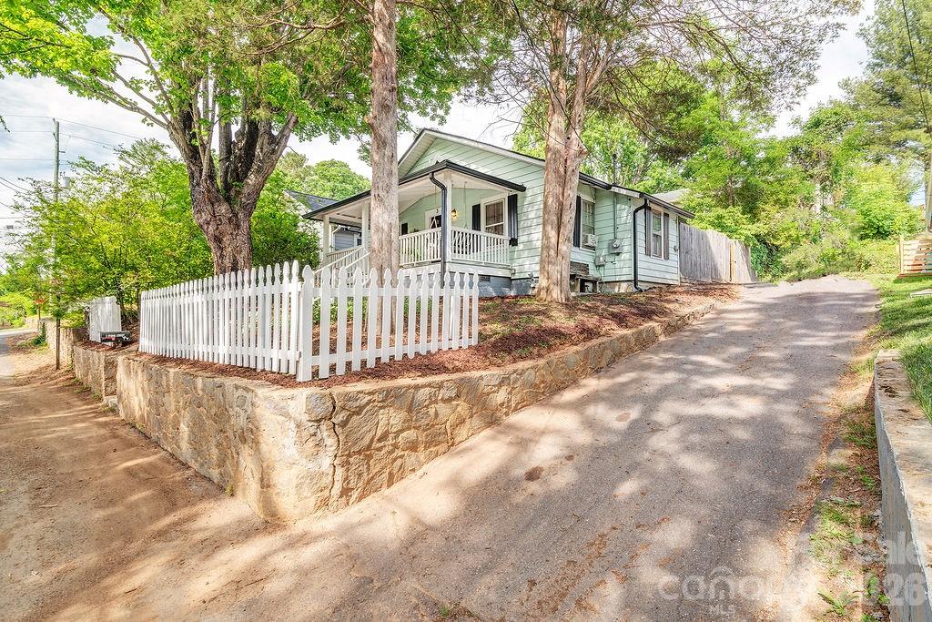 3 Irving Street — Asheville