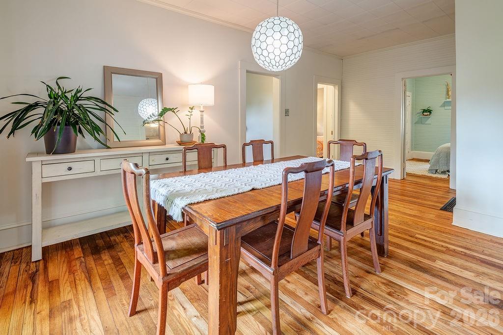 33 Green Oak Road — Asheville