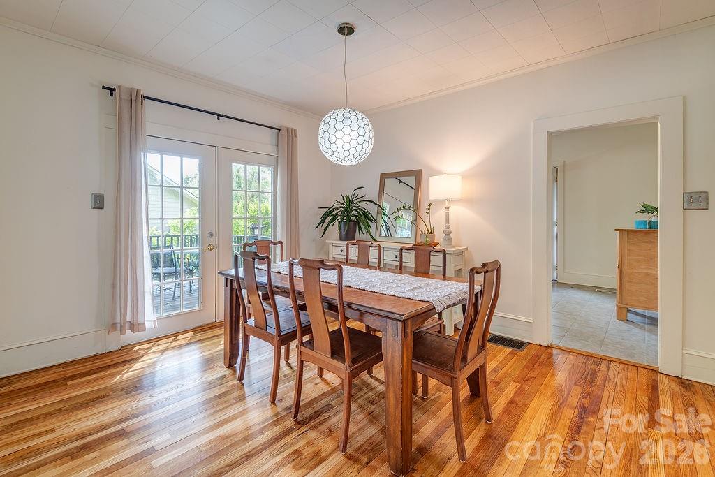 33 Green Oak Road — Asheville