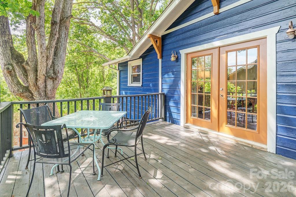 33 Green Oak Road — Asheville