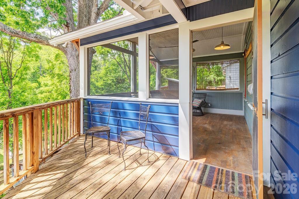 33 Green Oak Road — Asheville