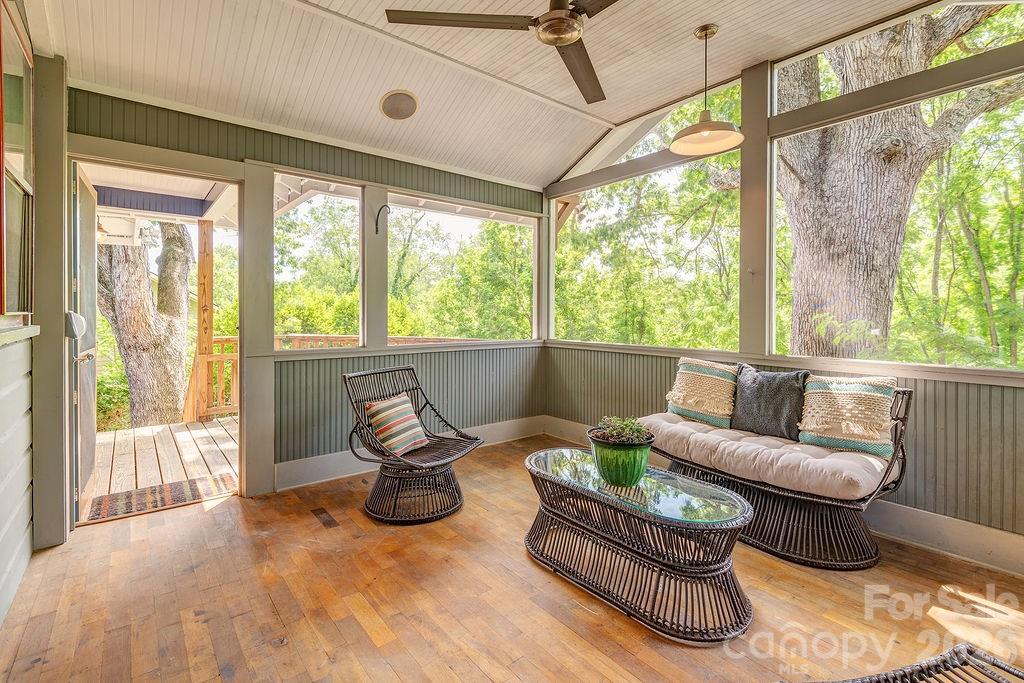 33 Green Oak Road — Asheville