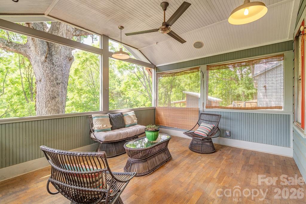 33 Green Oak Road — Asheville