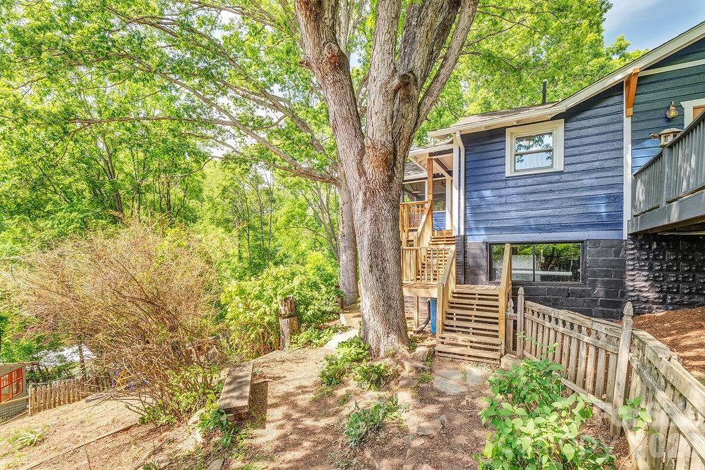 33 Green Oak Road — Asheville