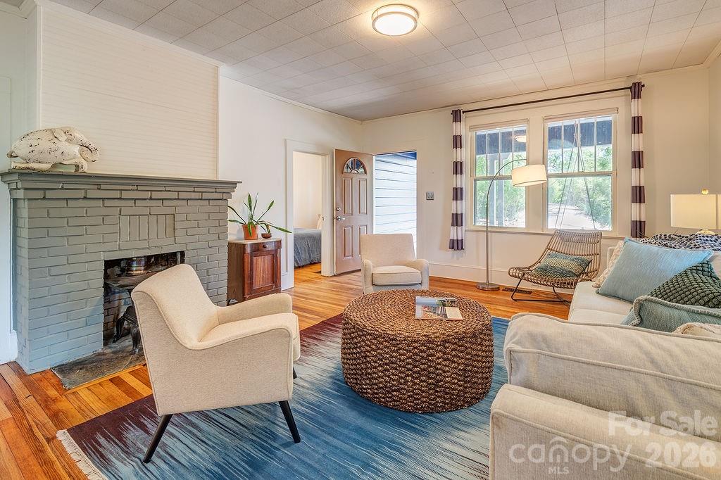 33 Green Oak Road — Asheville