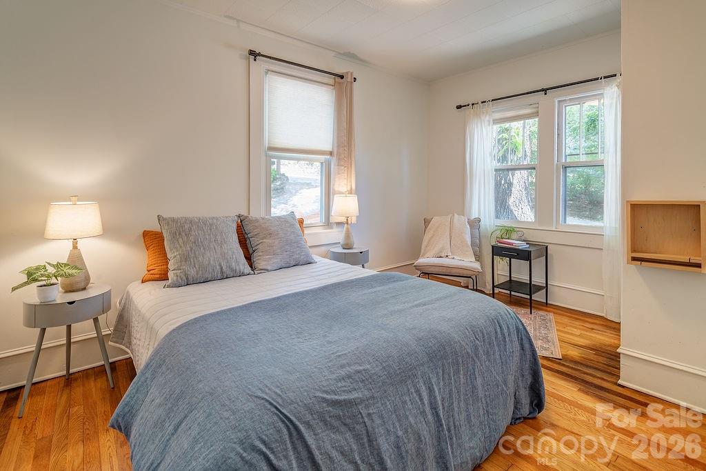 33 Green Oak Road — Asheville