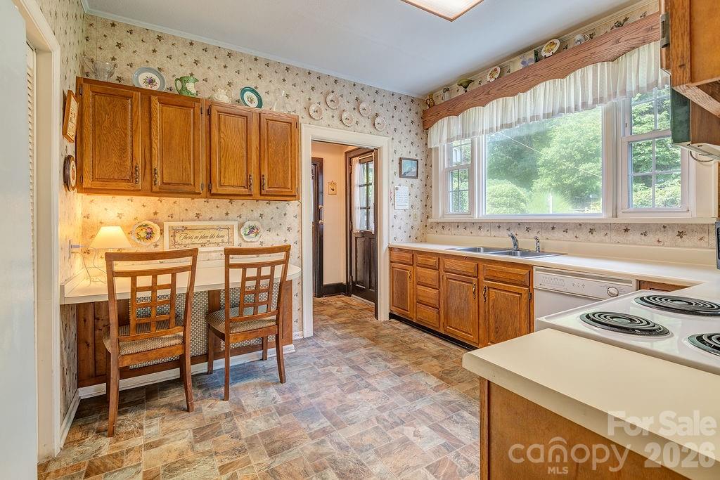 88 Bear Creek Road — Asheville