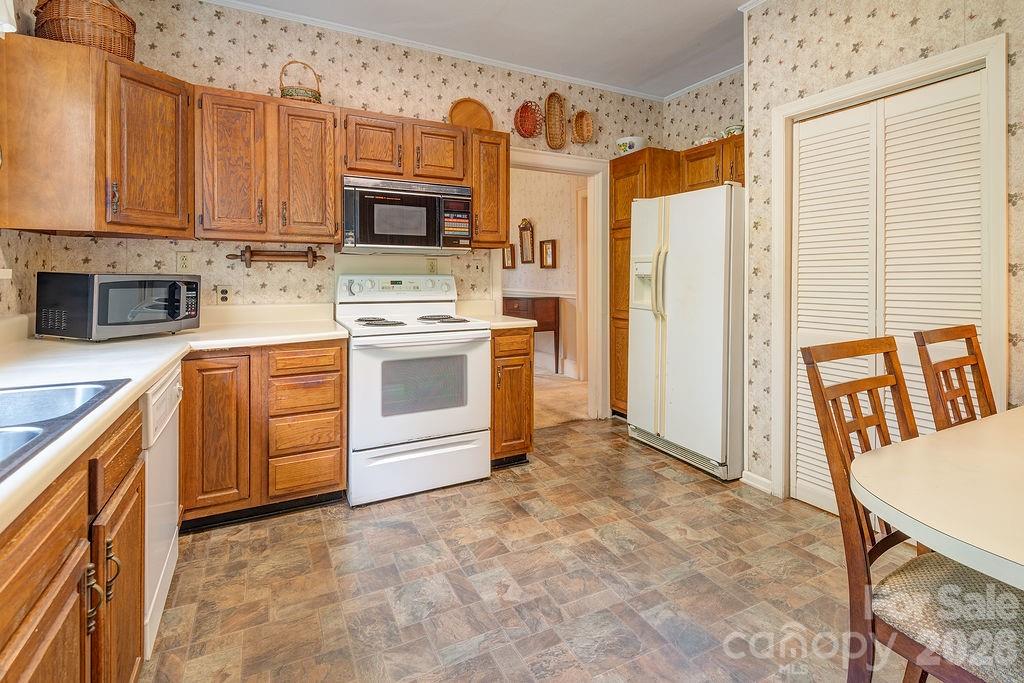 88 Bear Creek Road — Asheville