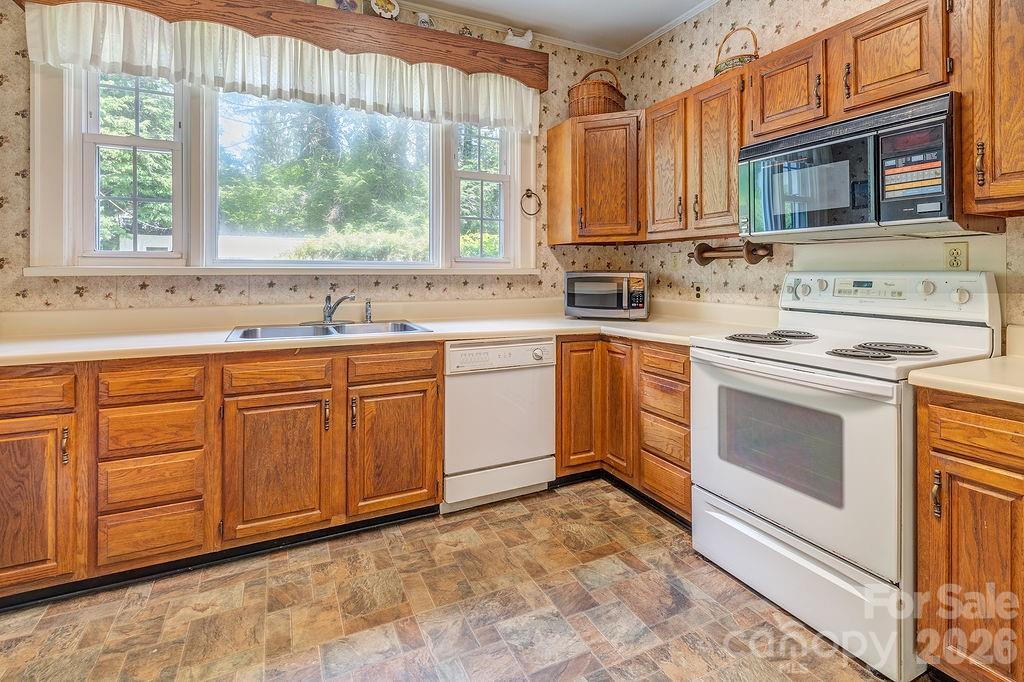 88 Bear Creek Road — Asheville