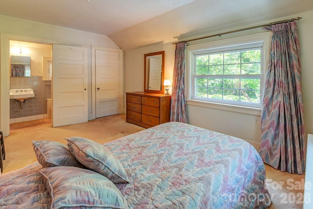 88 Bear Creek Road — Asheville