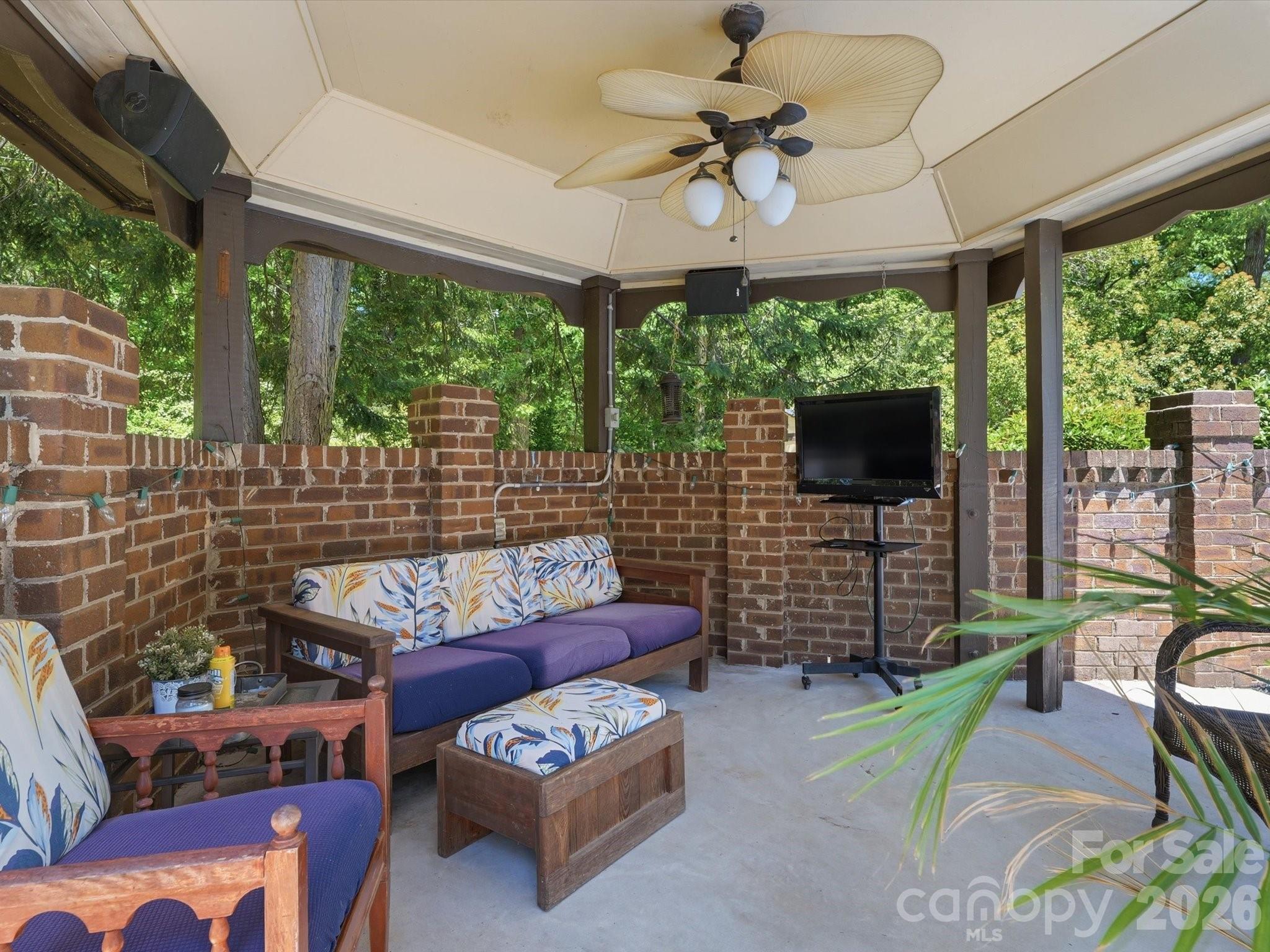 2637 Rolling Hills Drive — Monroe