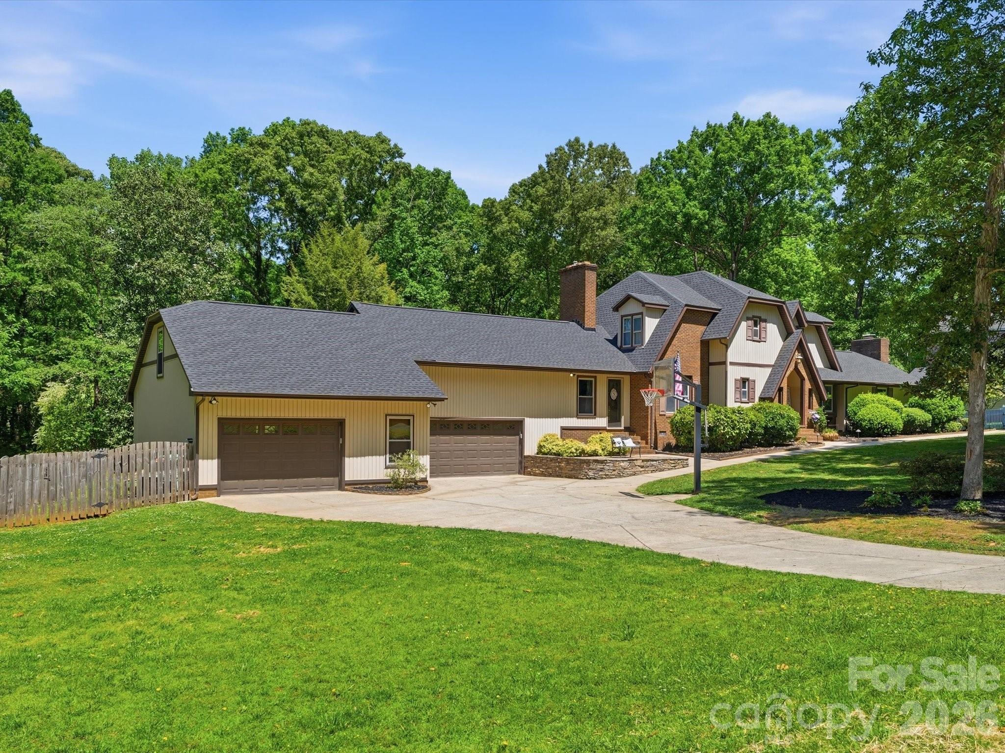 2637 Rolling Hills Drive — Monroe