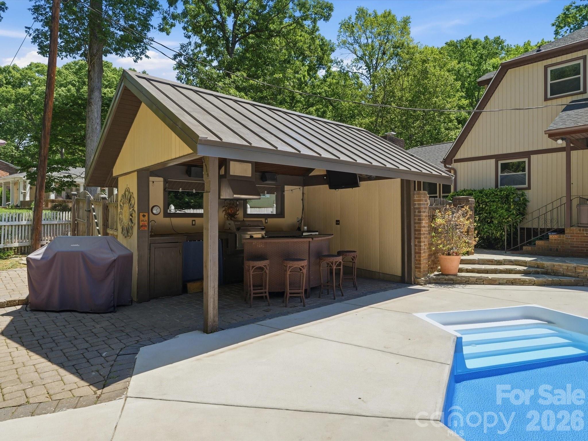2637 Rolling Hills Drive — Monroe