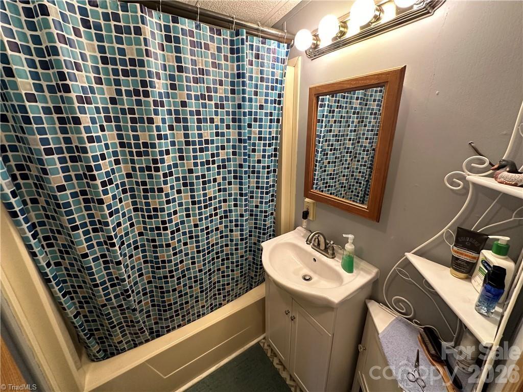 120 Elm Street — New London