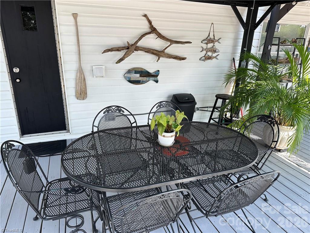 120 Elm Street — New London