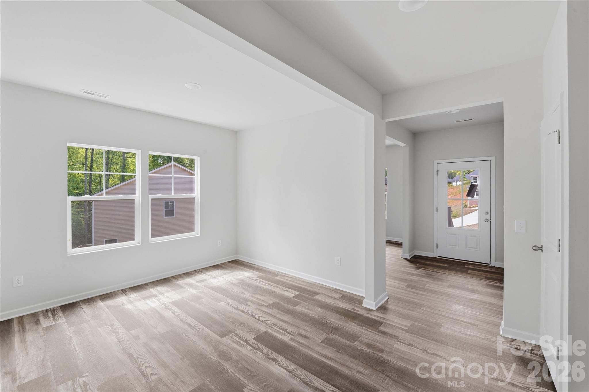 5156 Mark Drive NE — Hickory