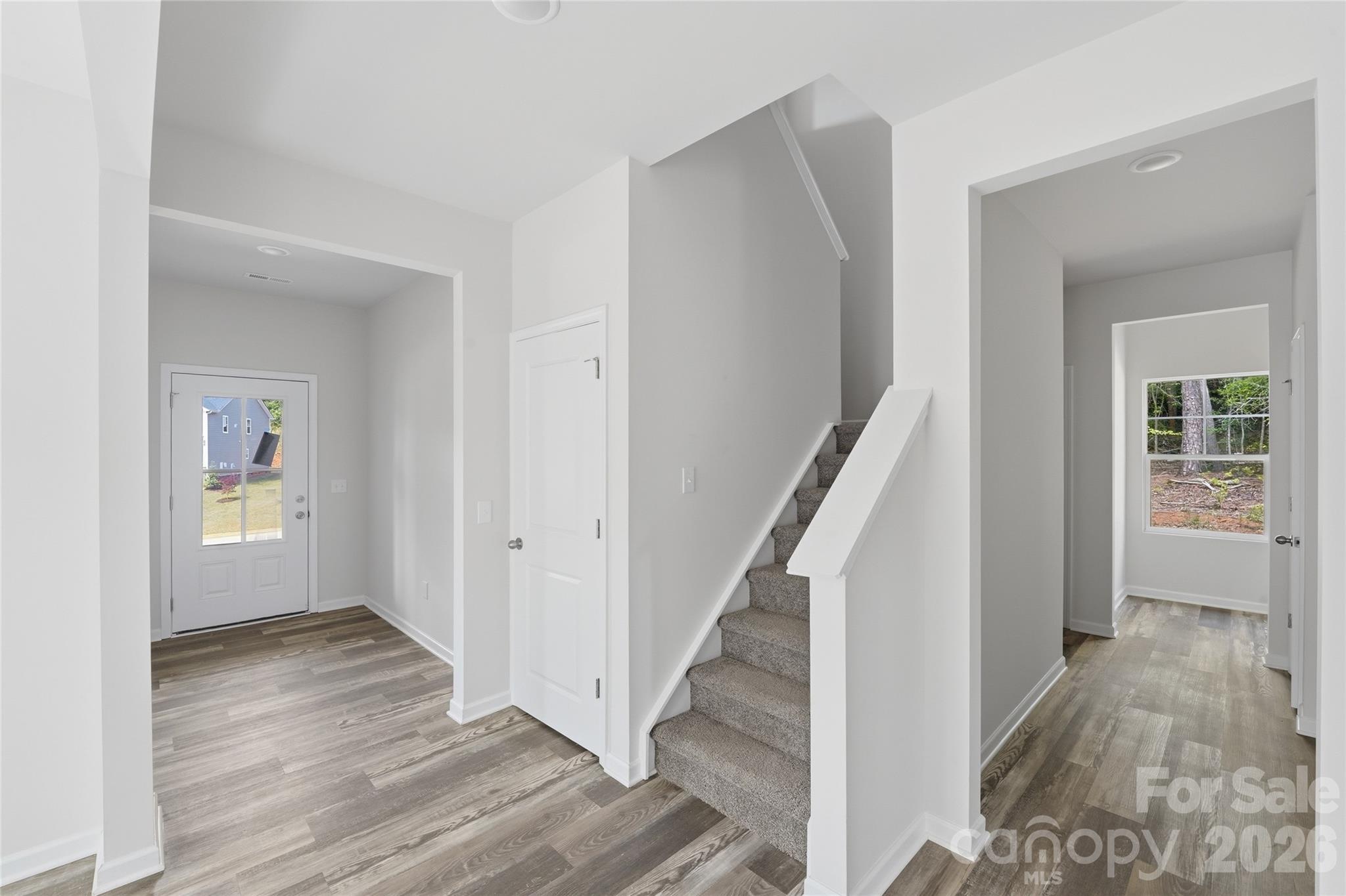 5156 Mark Drive NE — Hickory