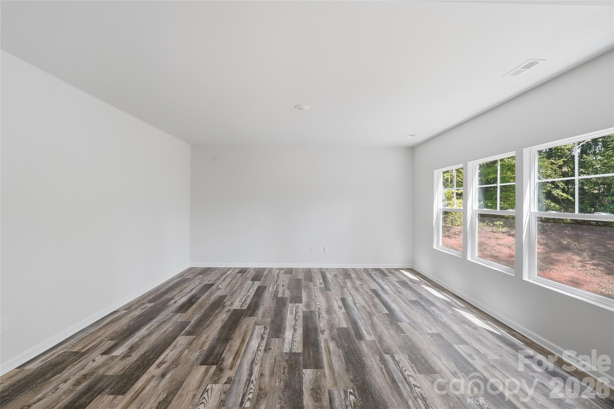 5156 Mark Drive NE — Hickory