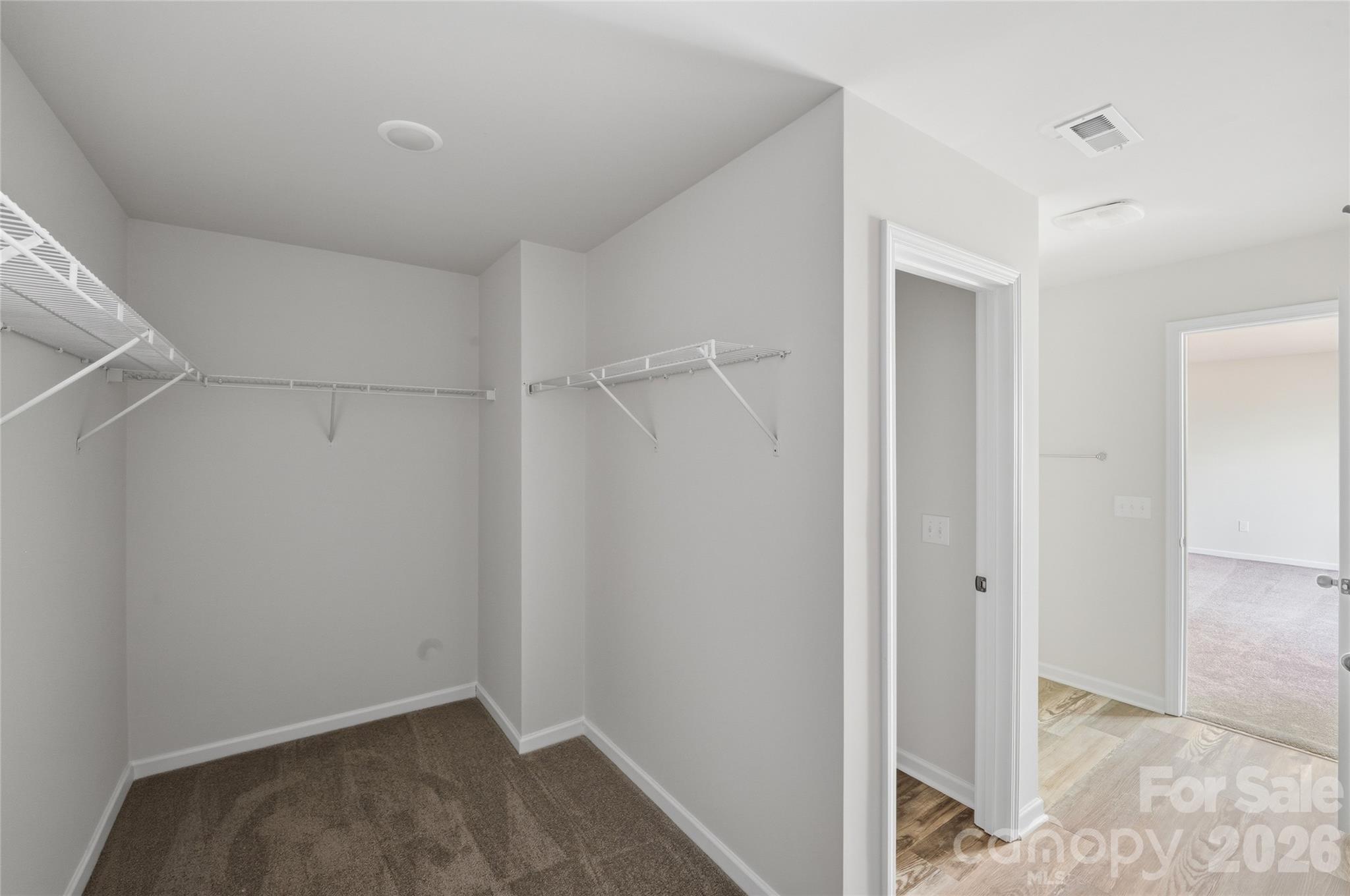 5156 Mark Drive NE — Hickory