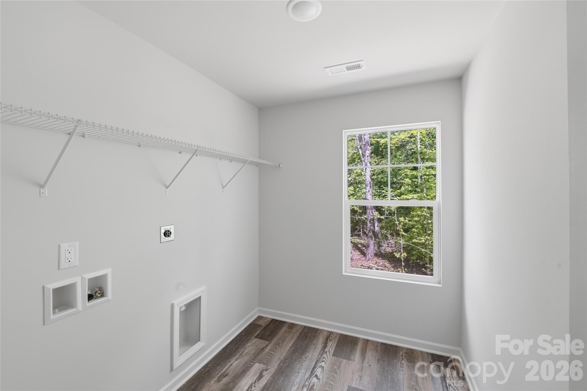 5156 Mark Drive NE — Hickory
