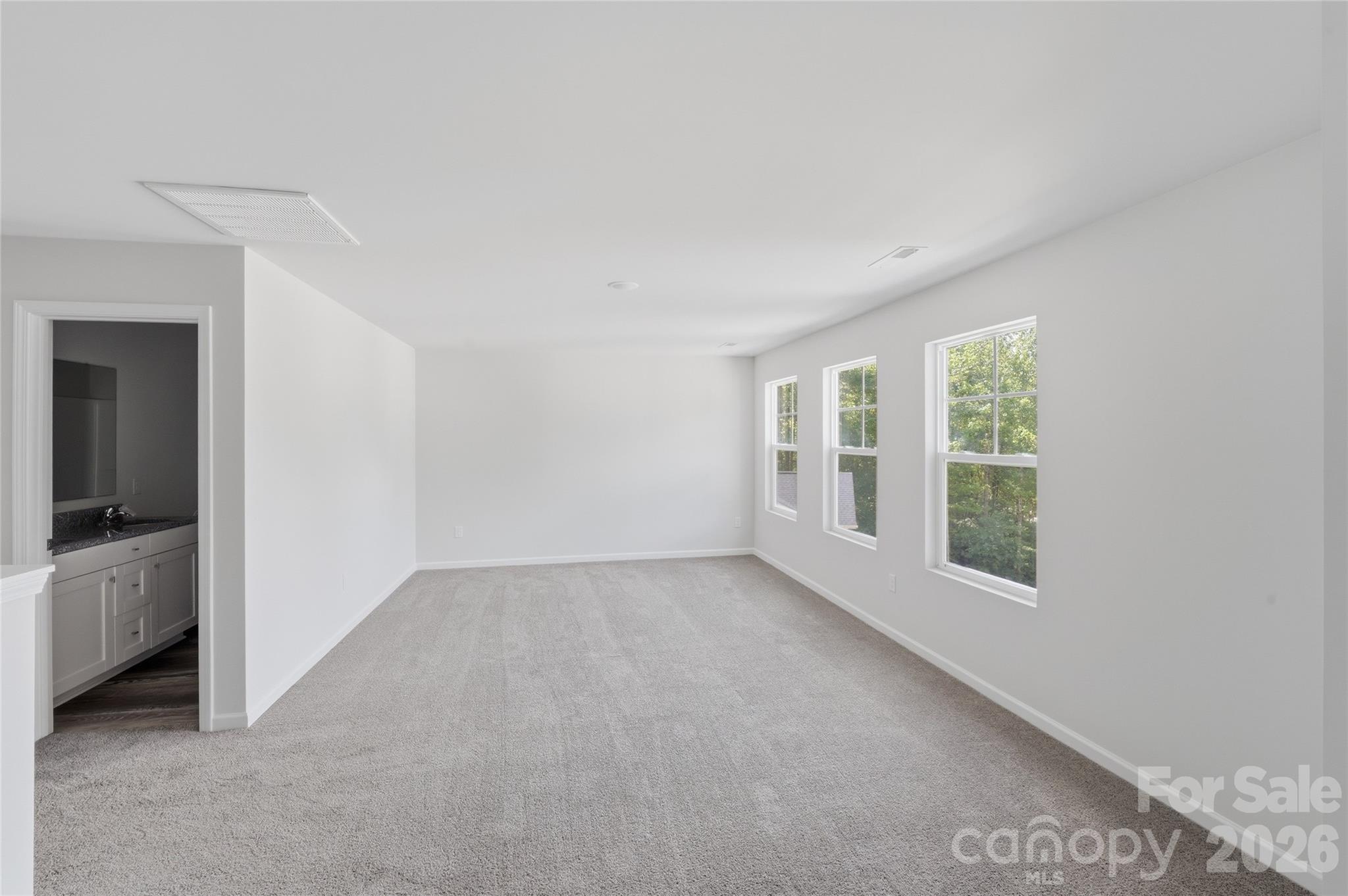 5156 Mark Drive NE — Hickory