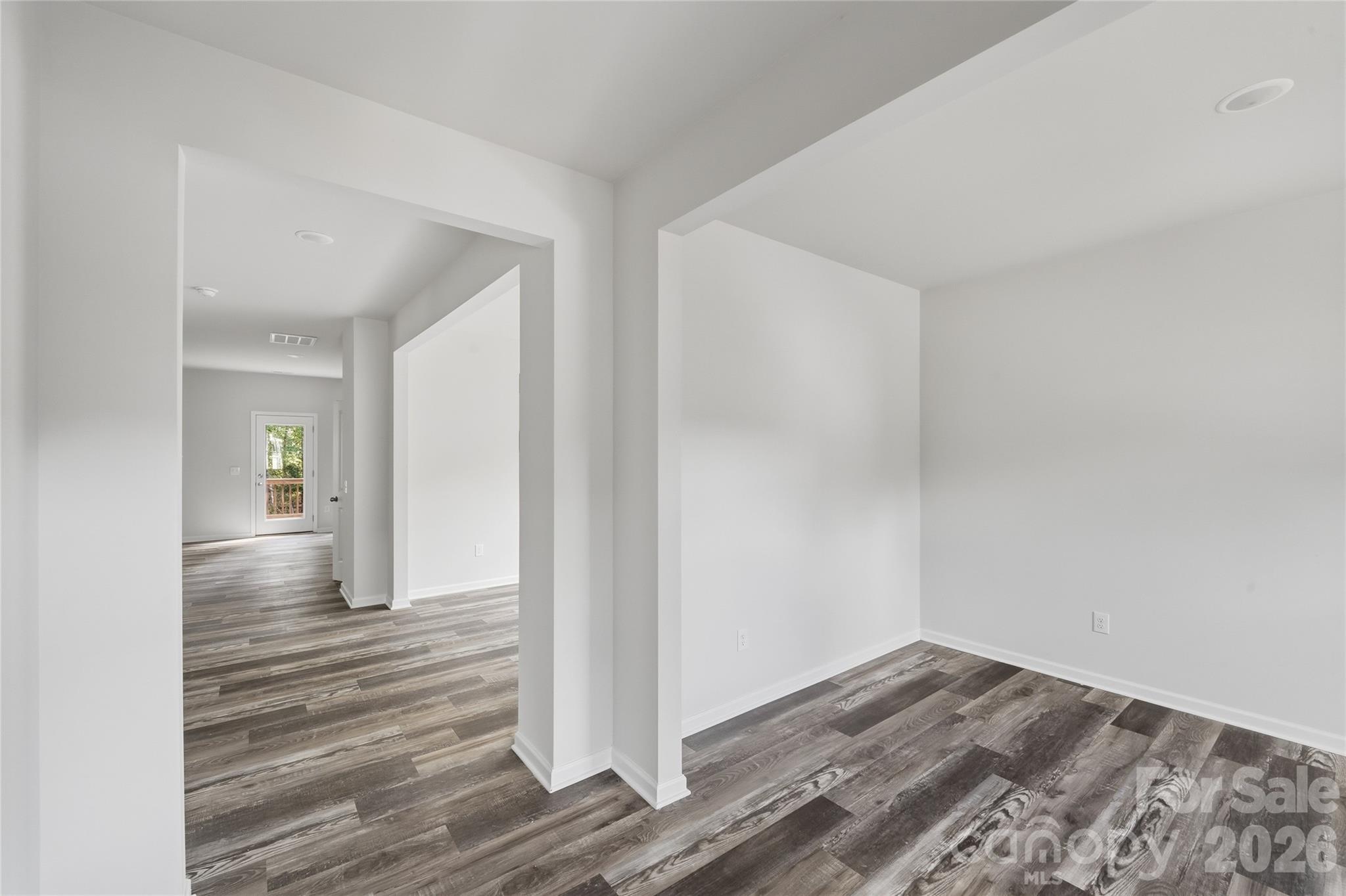 5156 Mark Drive NE — Hickory