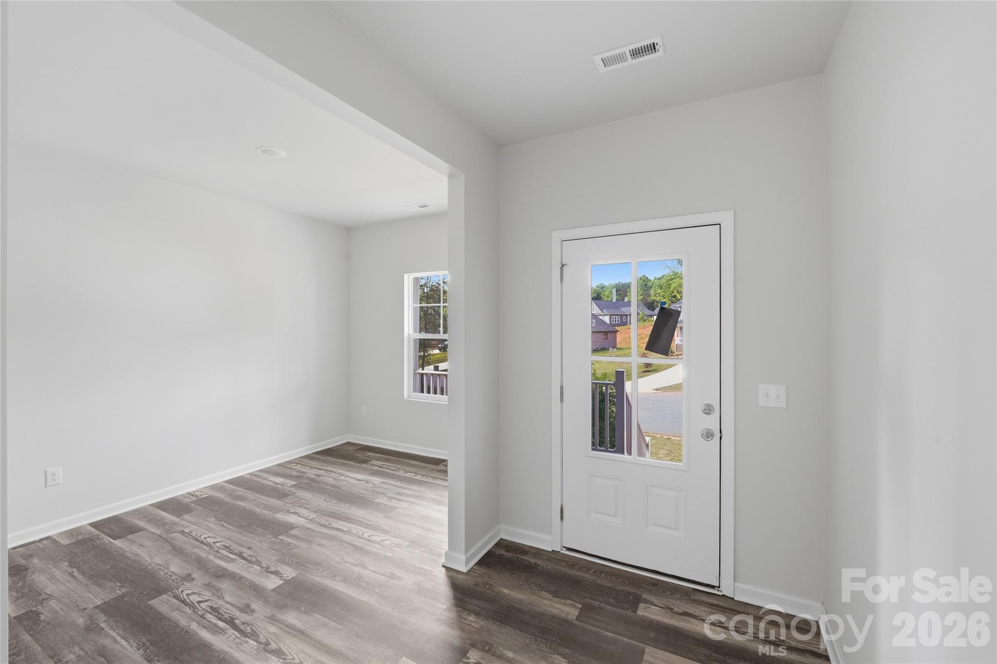 5156 Mark Drive NE — Hickory
