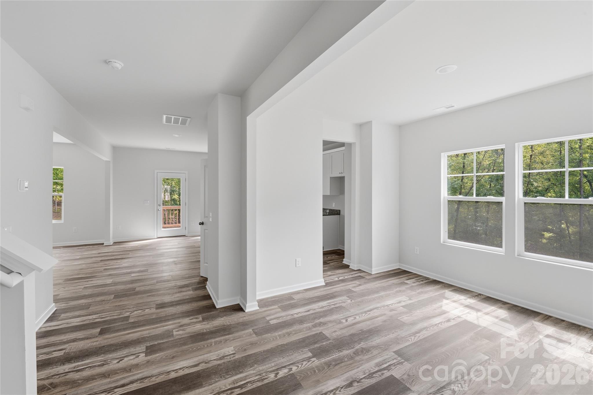 5156 Mark Drive NE — Hickory
