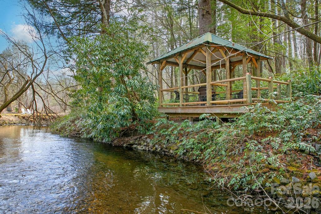 380 Cedar Lane — Brevard