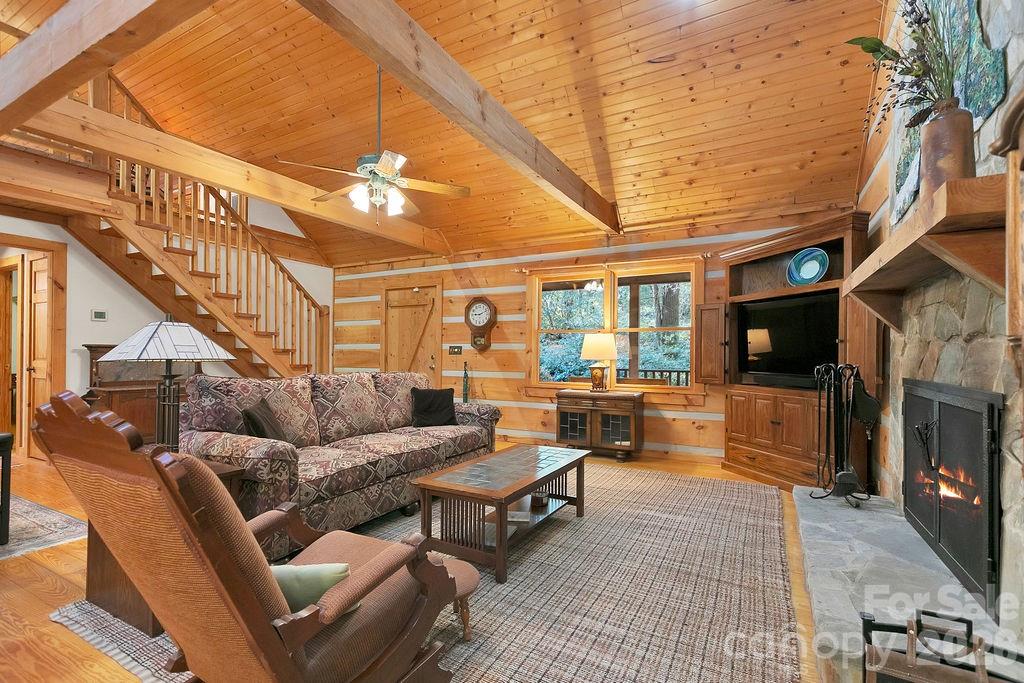 380 Cedar Lane — Brevard
