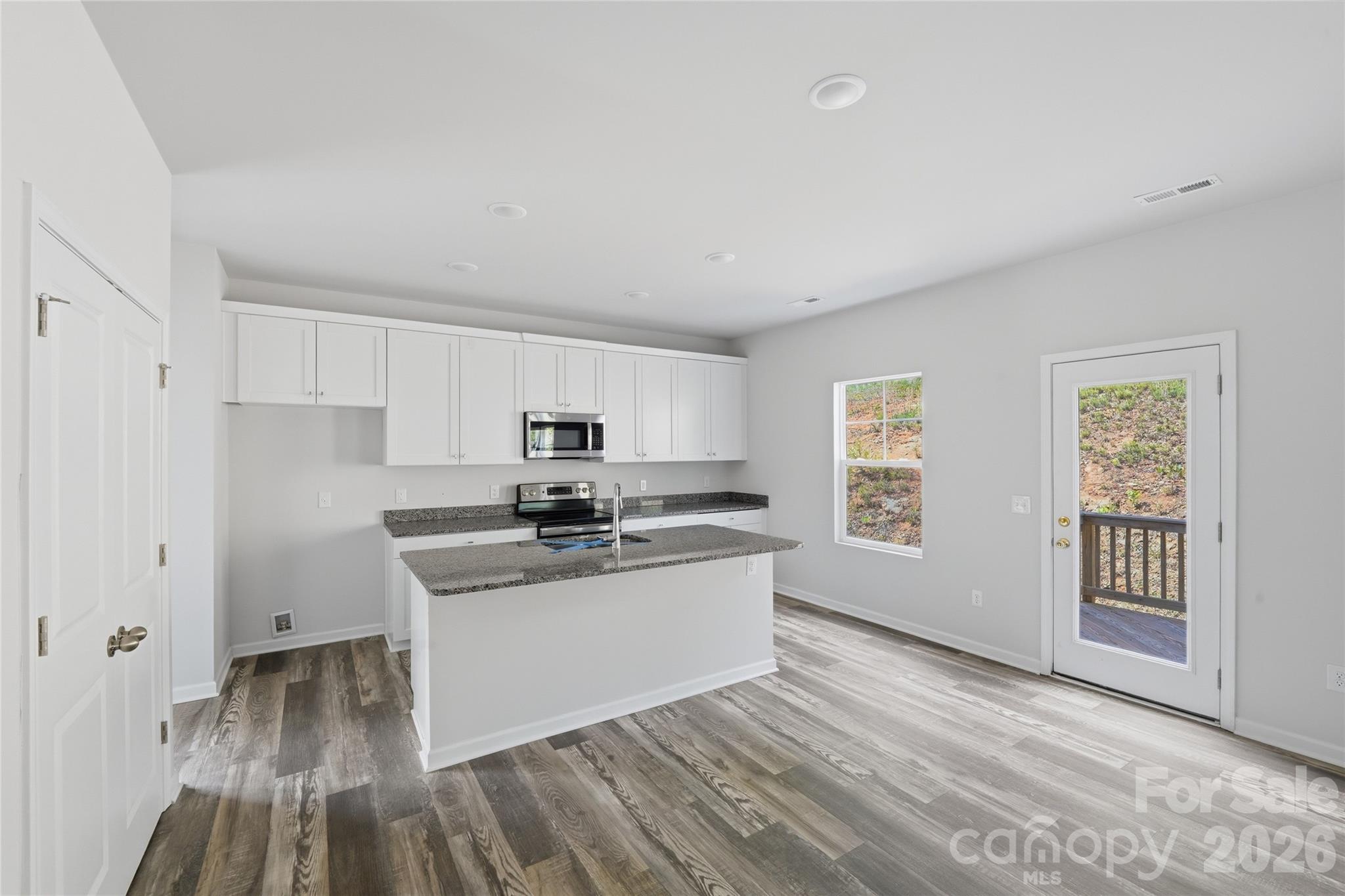 5145 Mark Drive NE — Hickory