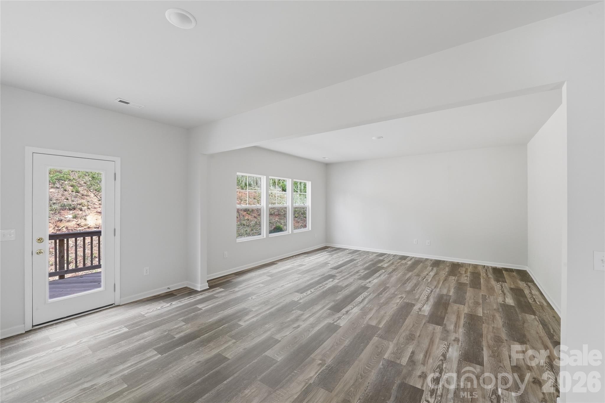 5145 Mark Drive NE — Hickory