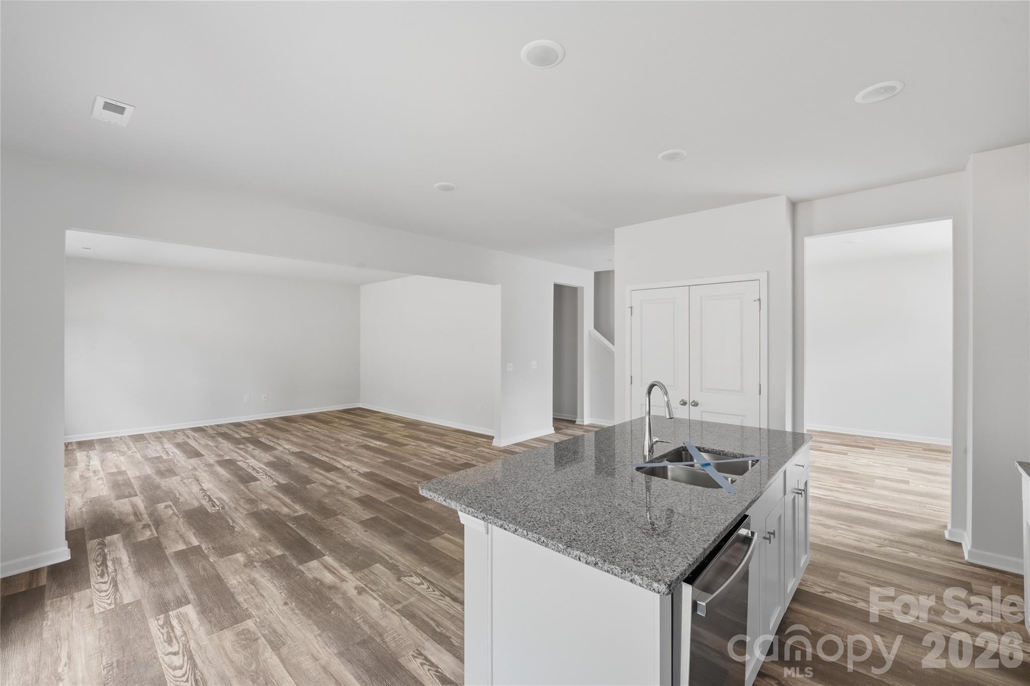 5145 Mark Drive NE — Hickory